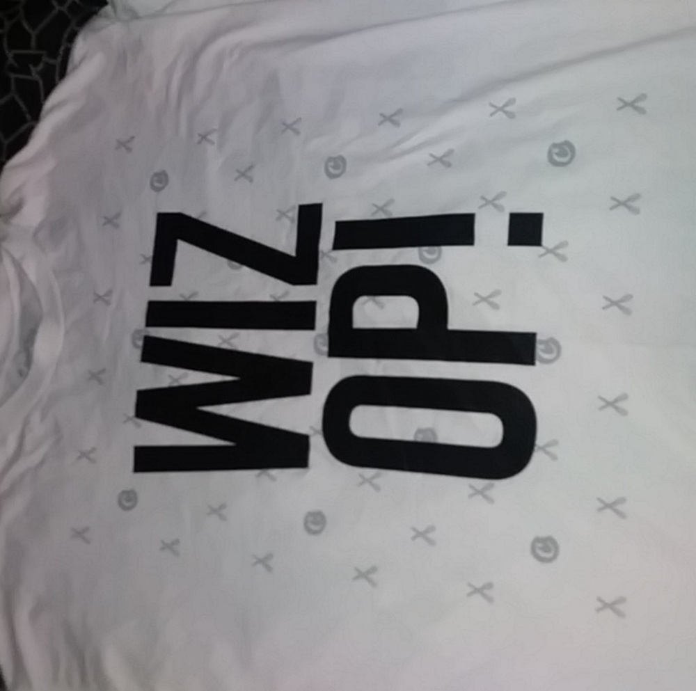 Wiz op shirt